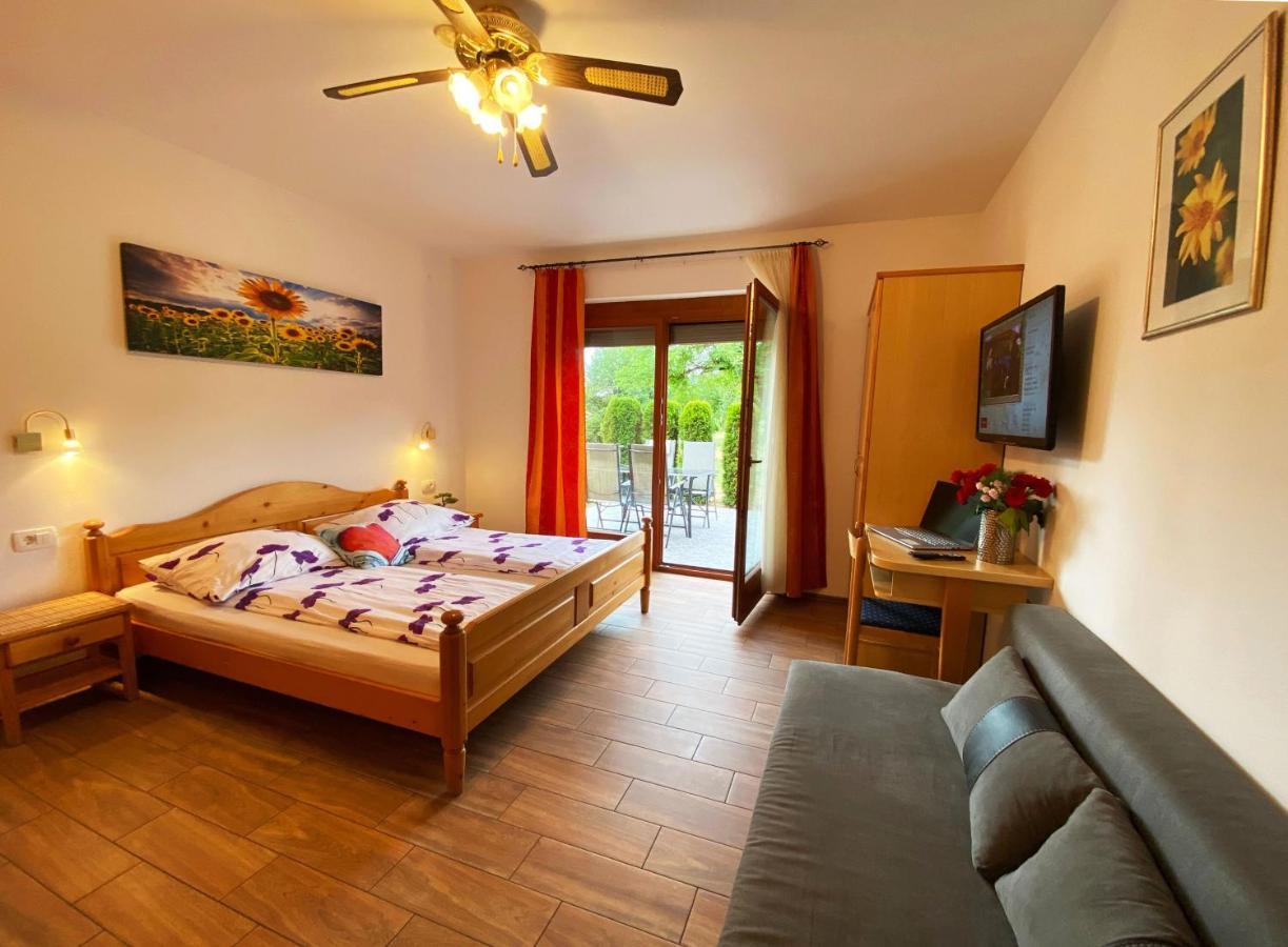 Guesthouse Mesec Zaplana Верхника Экстерьер фото