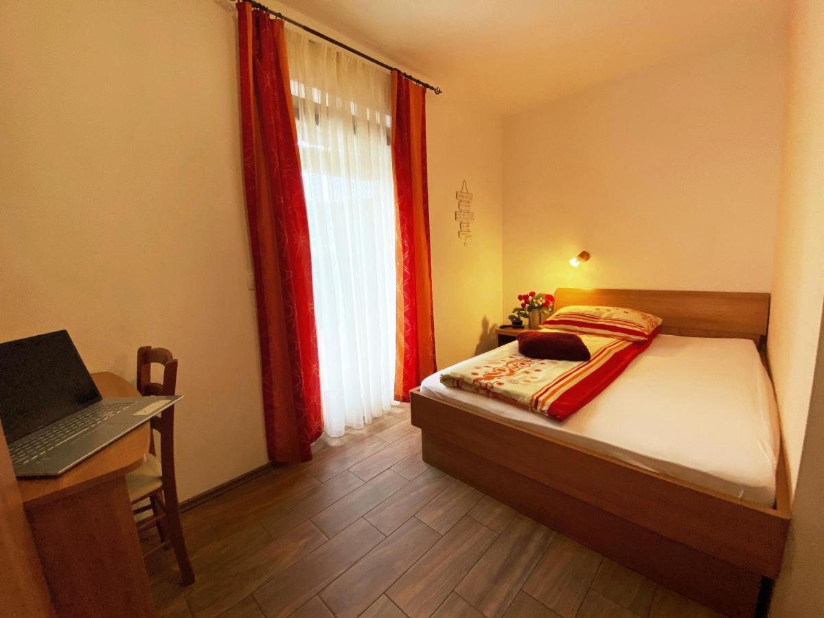 Guesthouse Mesec Zaplana Верхника Экстерьер фото