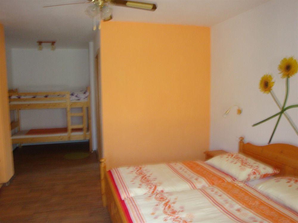 Guesthouse Mesec Zaplana Верхника Экстерьер фото