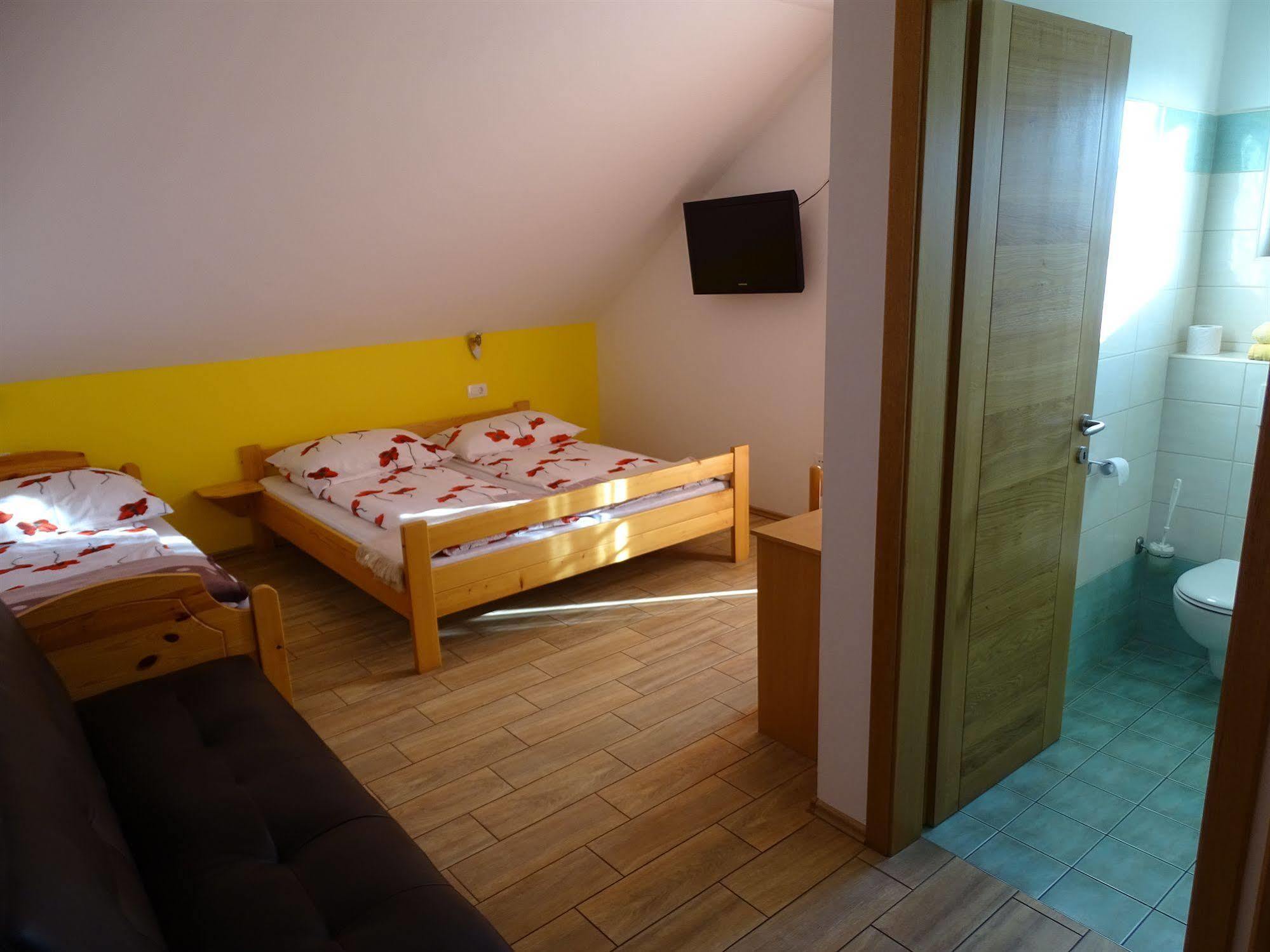 Guesthouse Mesec Zaplana Верхника Экстерьер фото